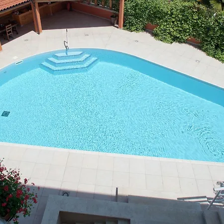 Apartment Modern Seaside In With Swimming Pool *